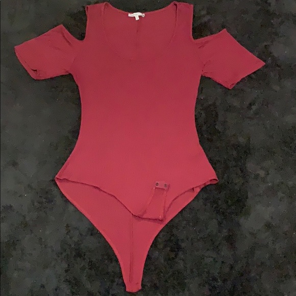 Exposed shoulder onesie - Picture 1 of 4